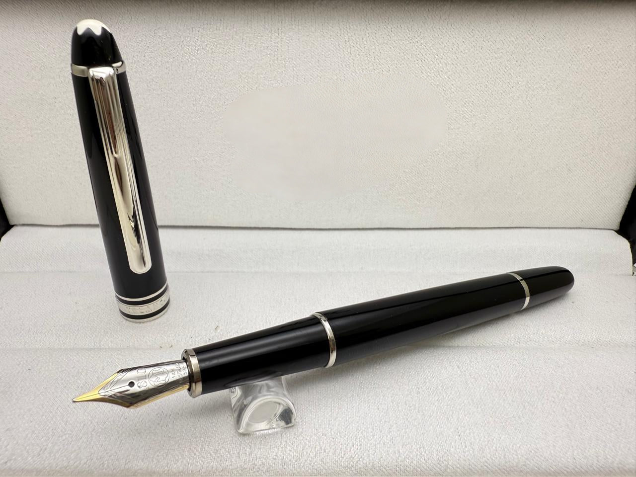 Classic Luxury Pen m b pen Crafted for Professional